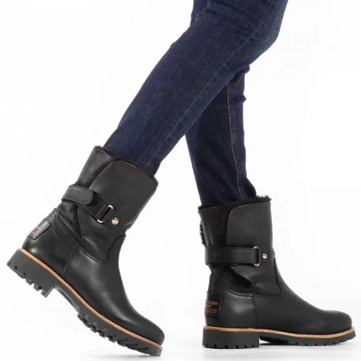 Felia Trav^Panama Jack Online