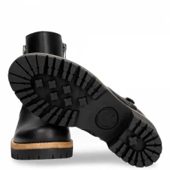 Pauline Igloo Trav^Panama Jack Hot